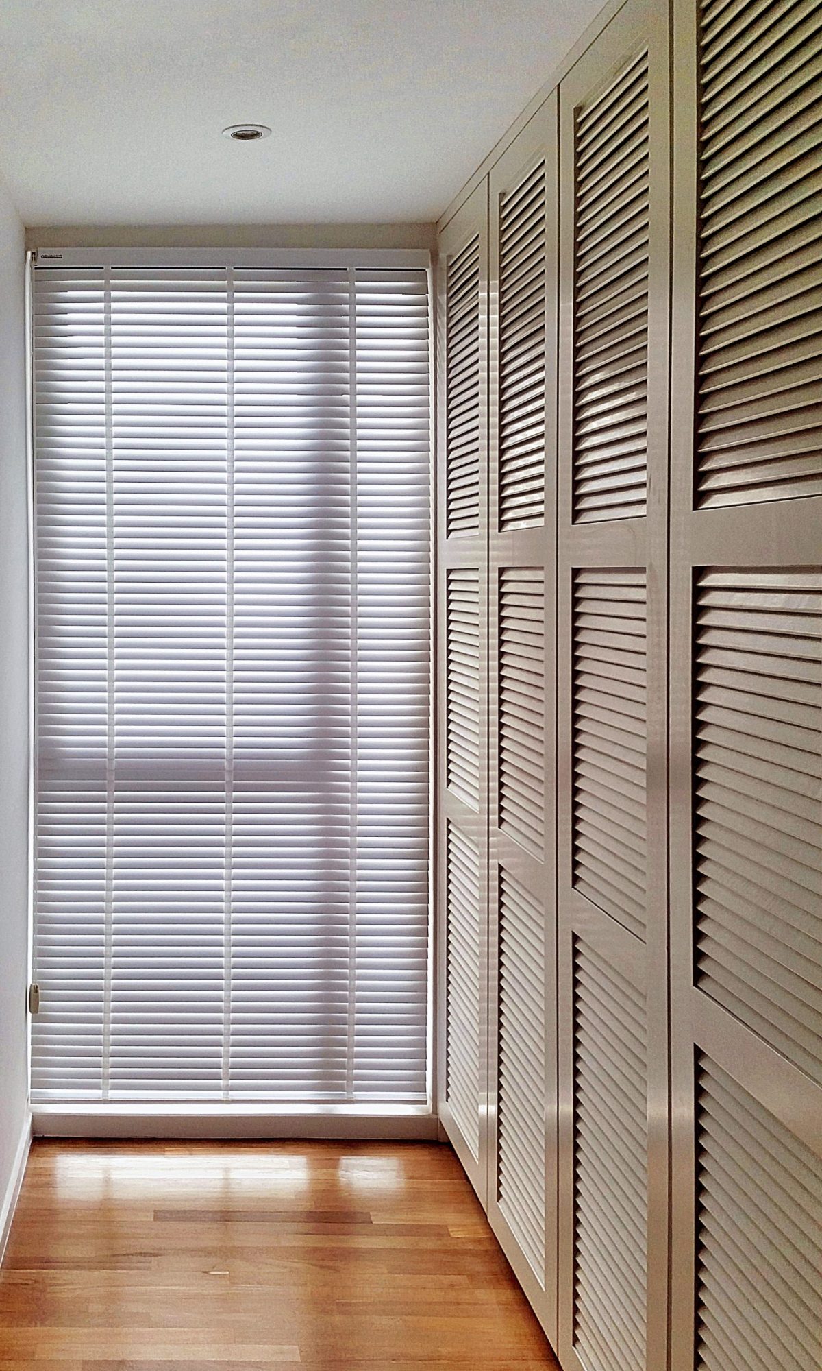 Wooden / Fauxwood Venetian Blinds by GREENWindows